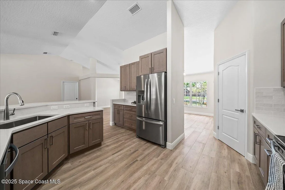 Photo of 5863 Newbury Circle