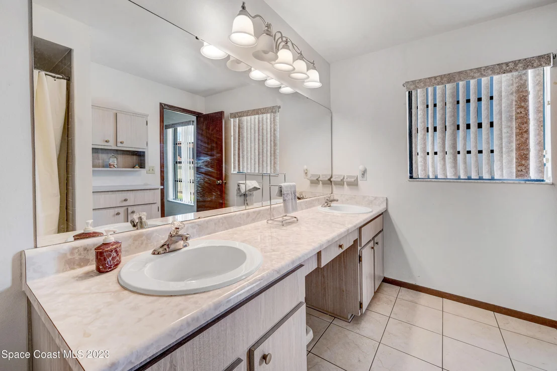 Photo of 926 Yorktowne Drive