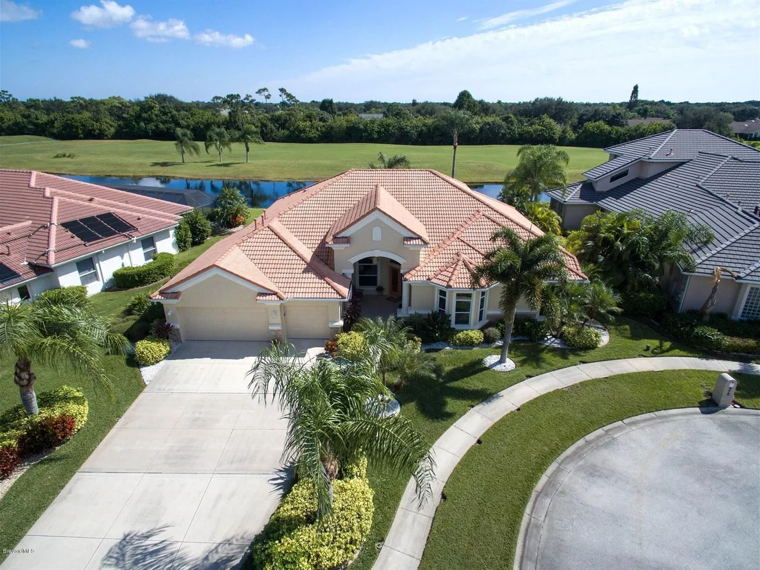 Photo of 965 Chatsworth Drive
