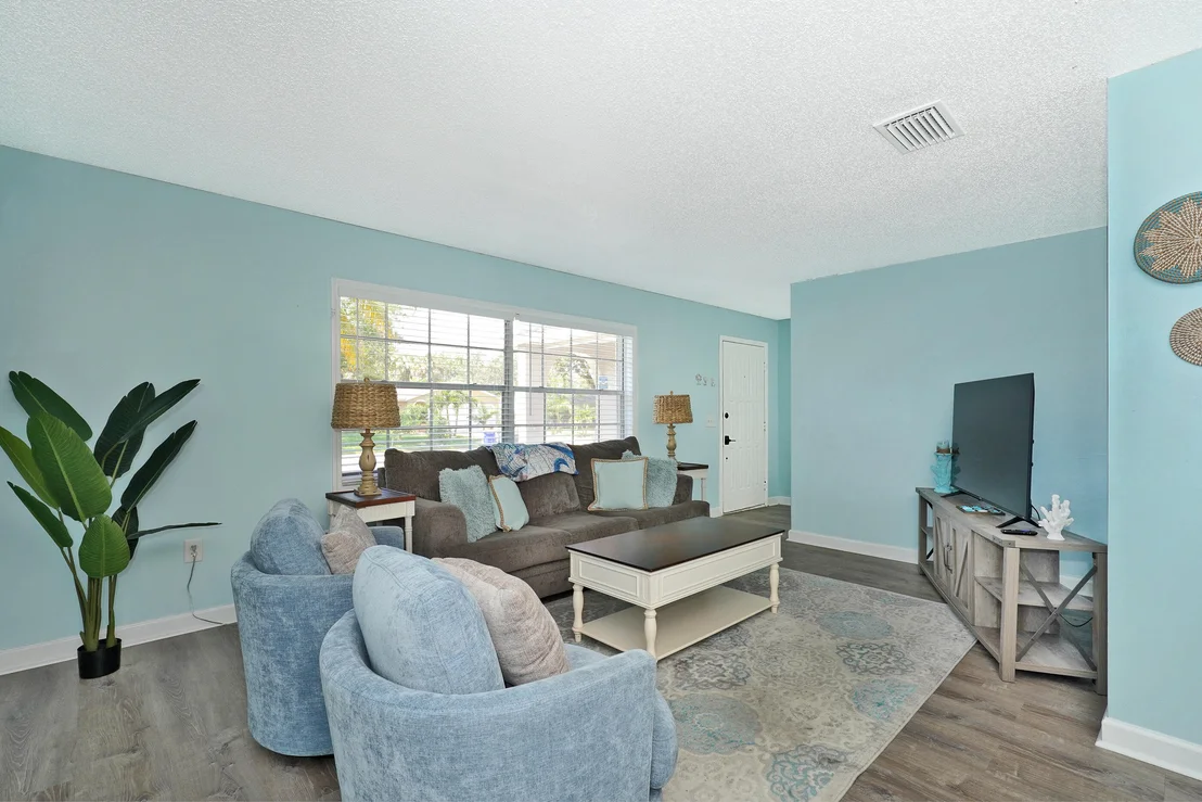 Photo of 832 Berkshire Drive
