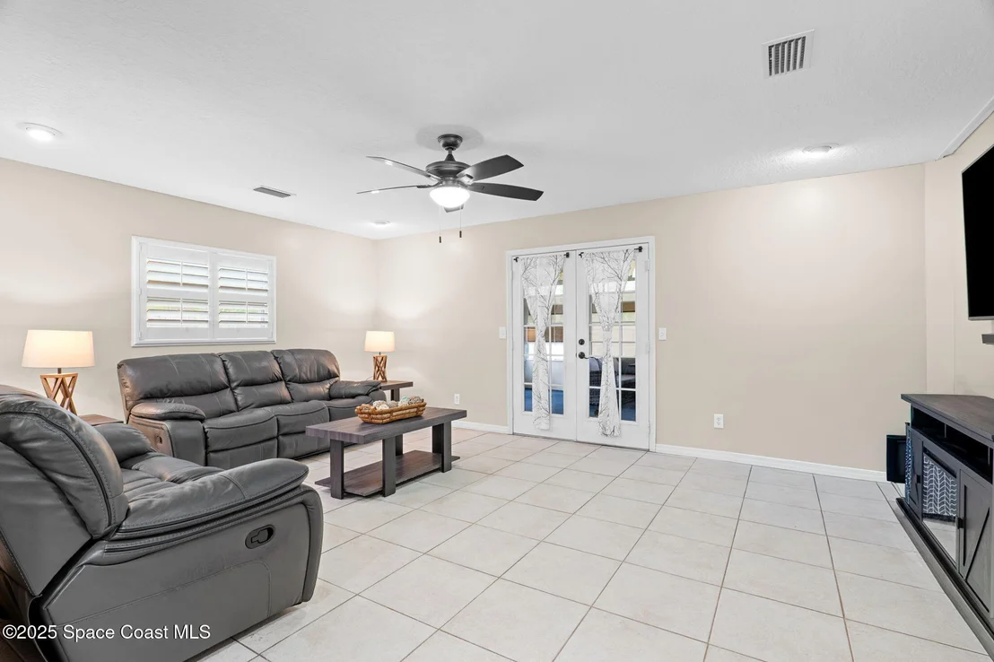 Photo of 999 Emerald Road SE