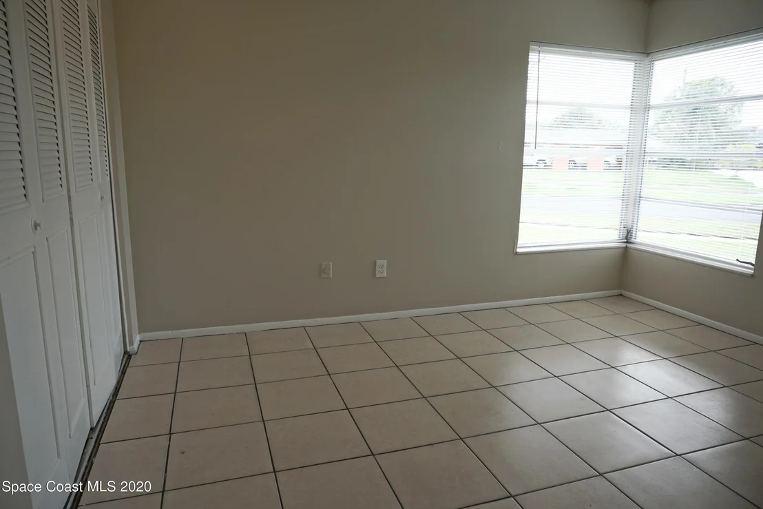 Photo of 1084 Daytona Drive NE