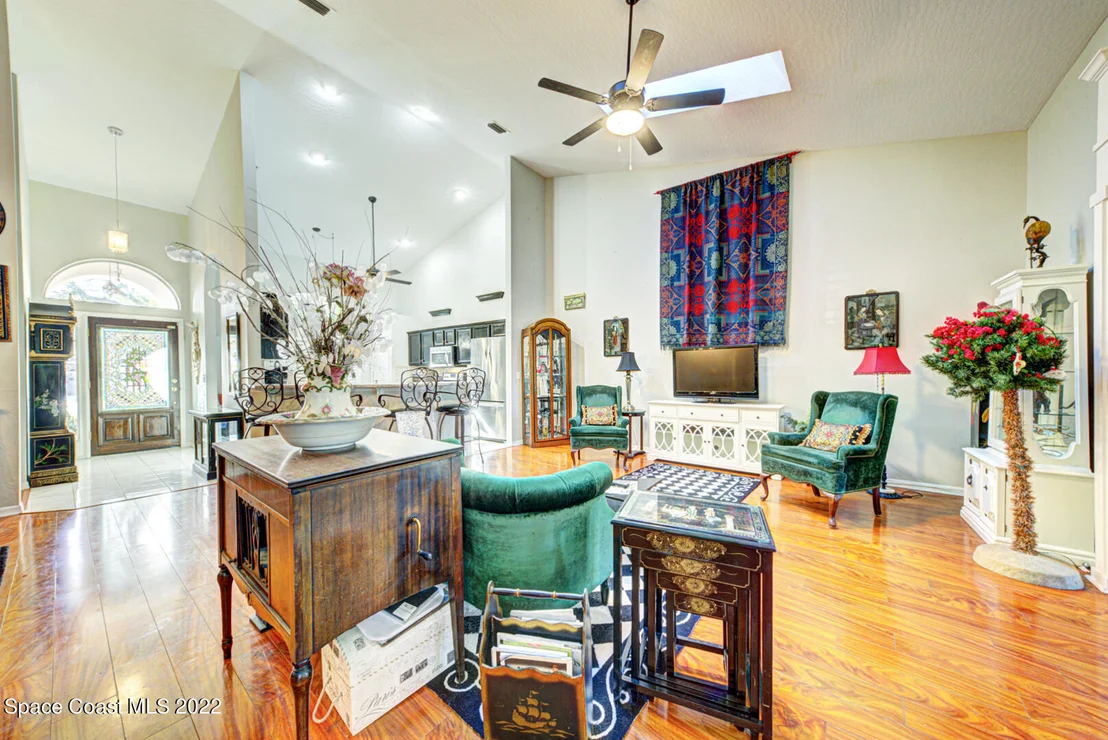 Photo of 966 Osprey Drive