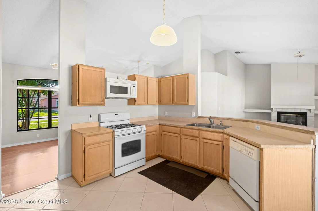 Photo of 2086 Lionel Drive