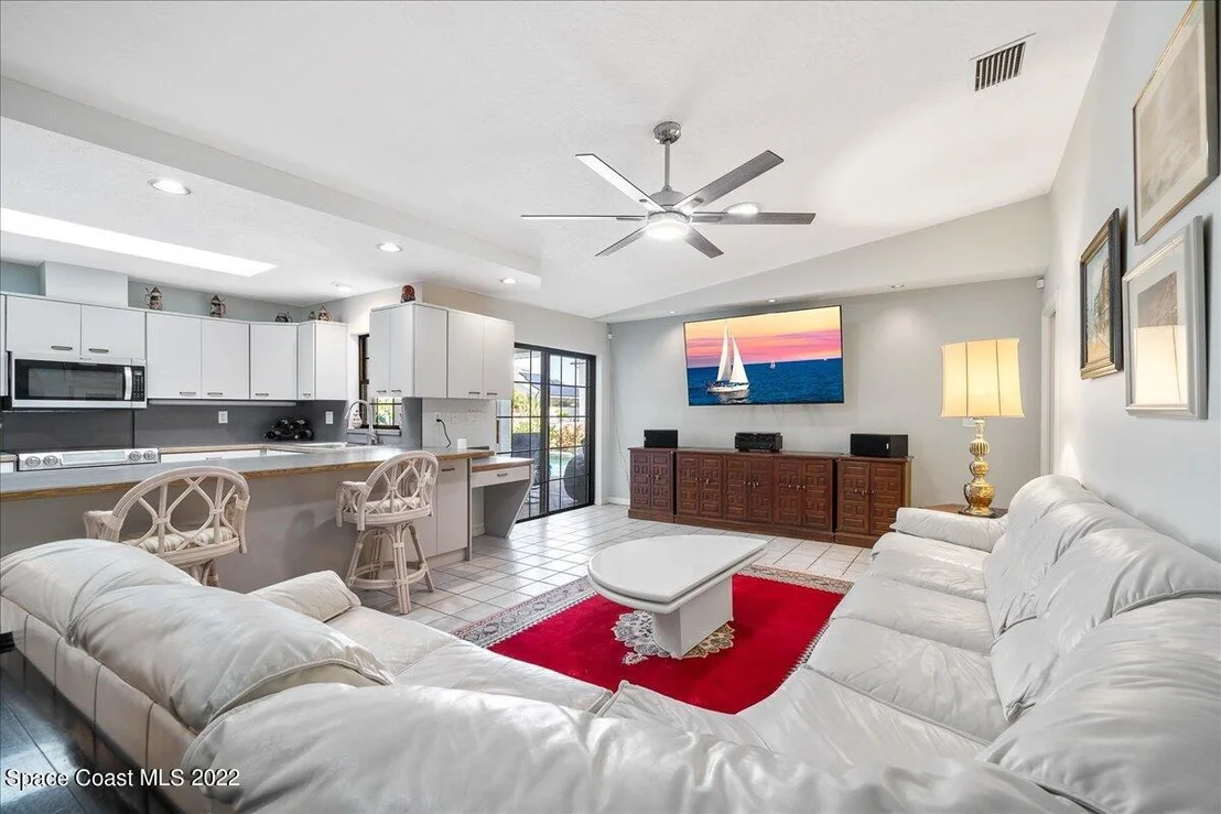 Photo of 655 Jackson Court