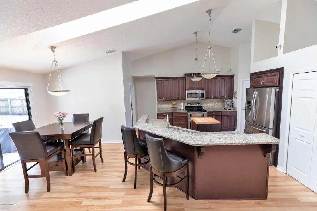 Photo of 678 Sandpiper Circle