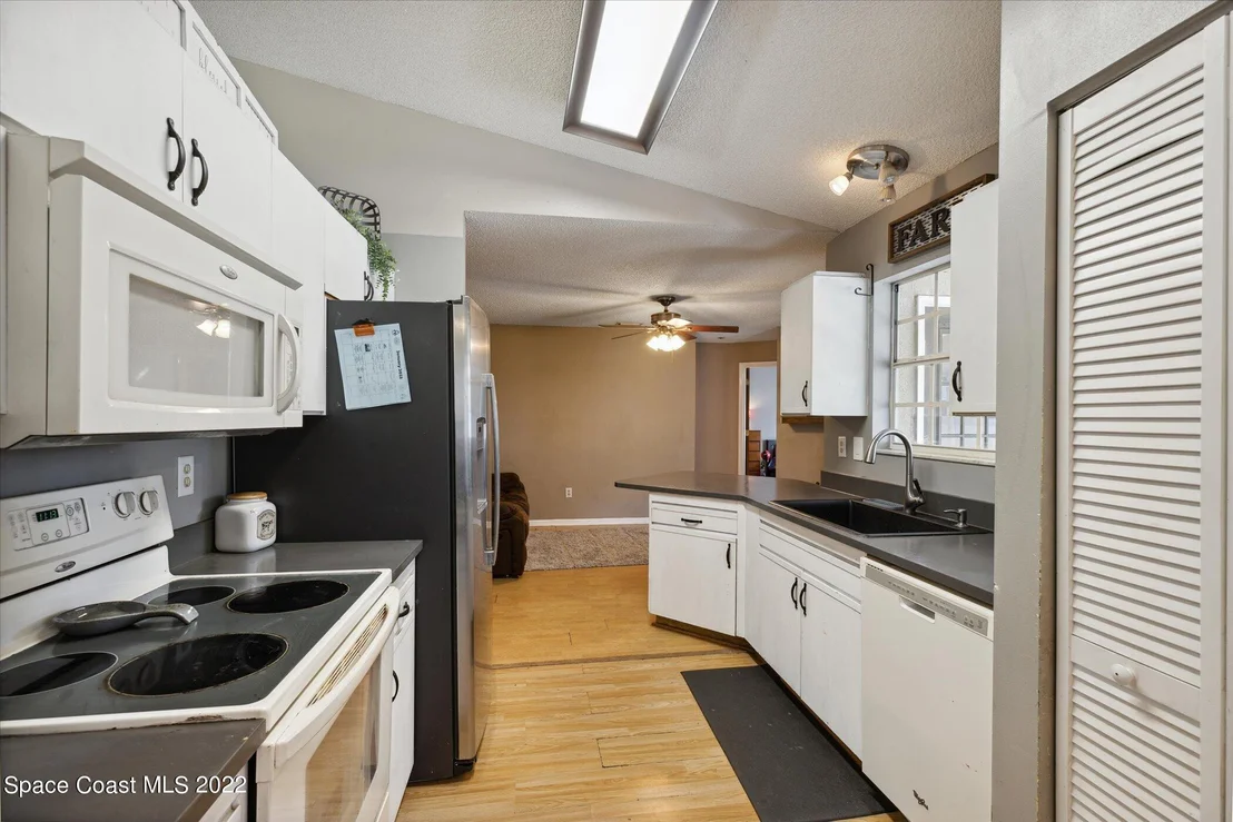 Photo of 6175 Wilderness Avenue
