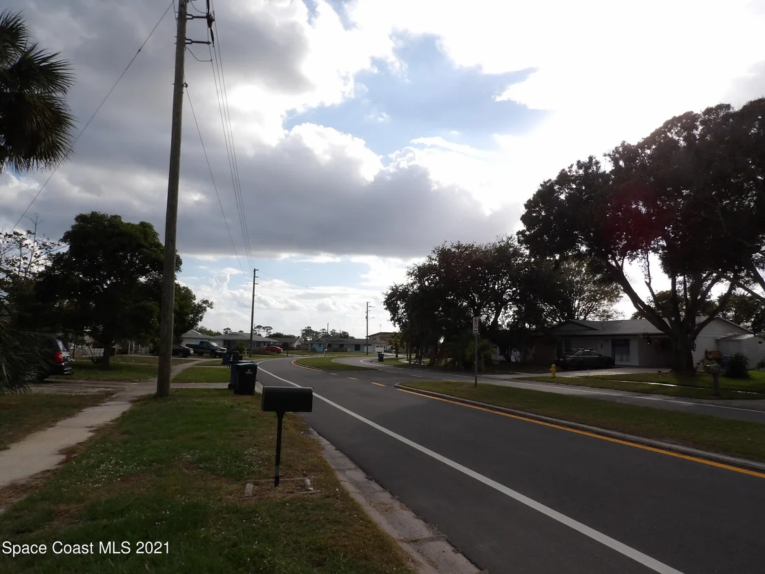 Photo of 797 Bianca Drive NE