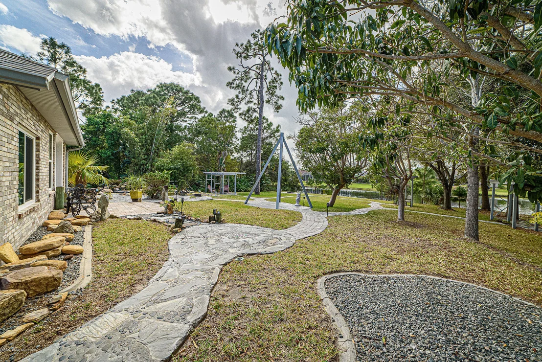 Photo of 4434 Long Lake Road