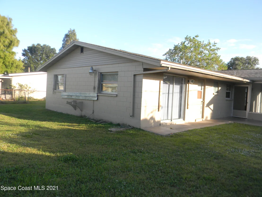 Photo of 2132 Lakeview Drive
