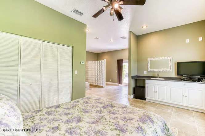 Photo of 2241 Royal Oaks Drive