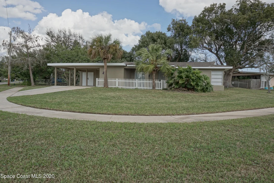 Photo of 1084 Daytona Drive NE