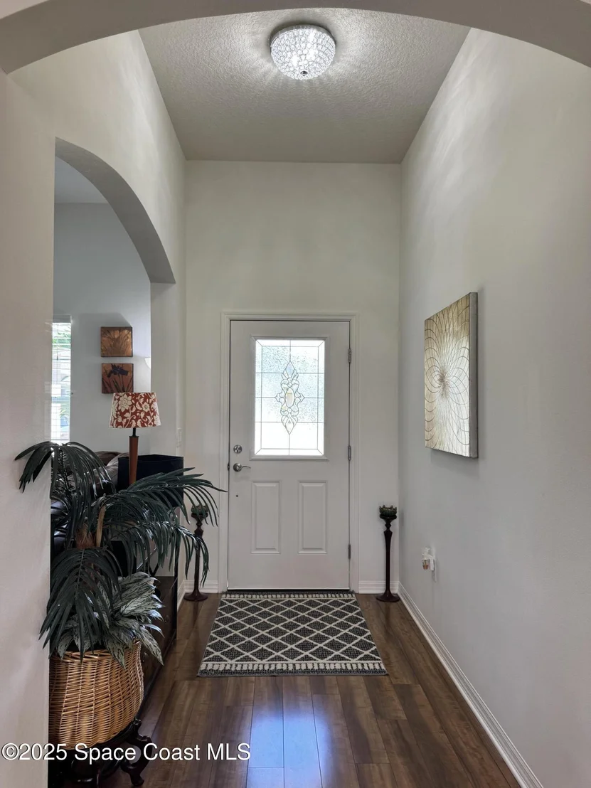 Photo of 1121 Morgan Circle NE