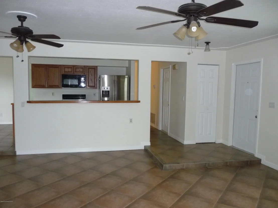 Photo of 1593 Spruce Road