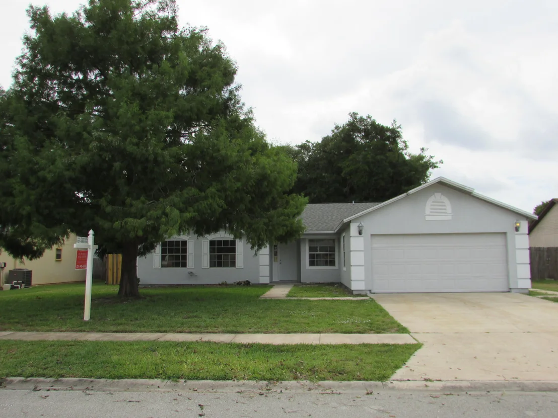 Photo of 856 Pine View Avenue