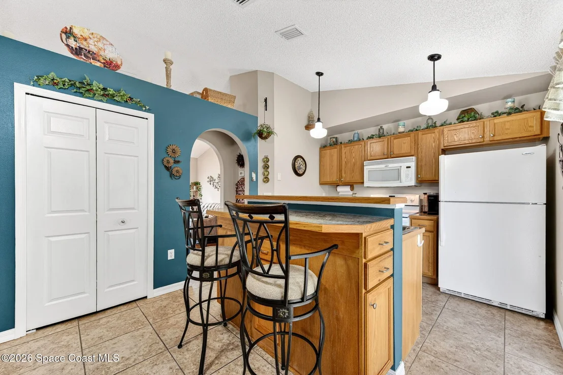 Photo of 2125 Redwood Circle NE