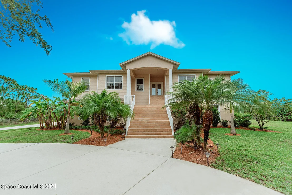 Photo of 2940 Pomello Road
