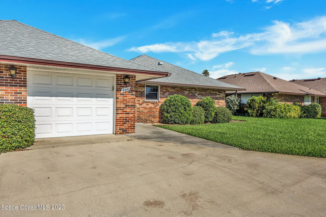 Photo of 224 Chalet Avenue