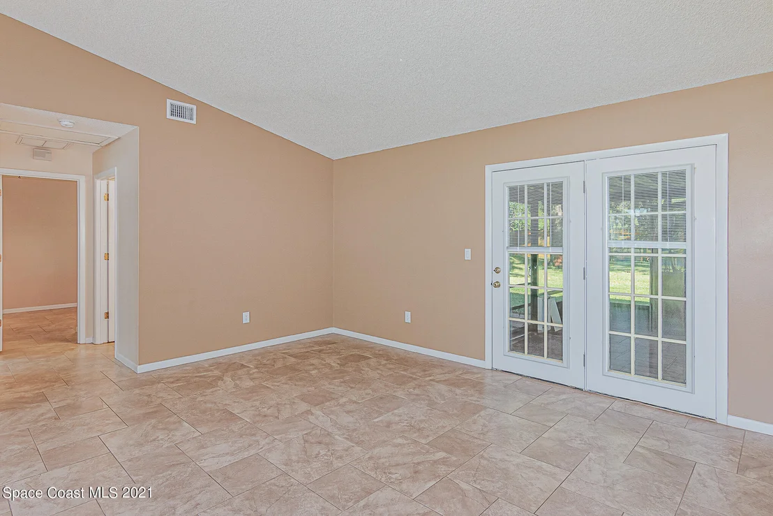 Photo of 5770 Fairbridge Street