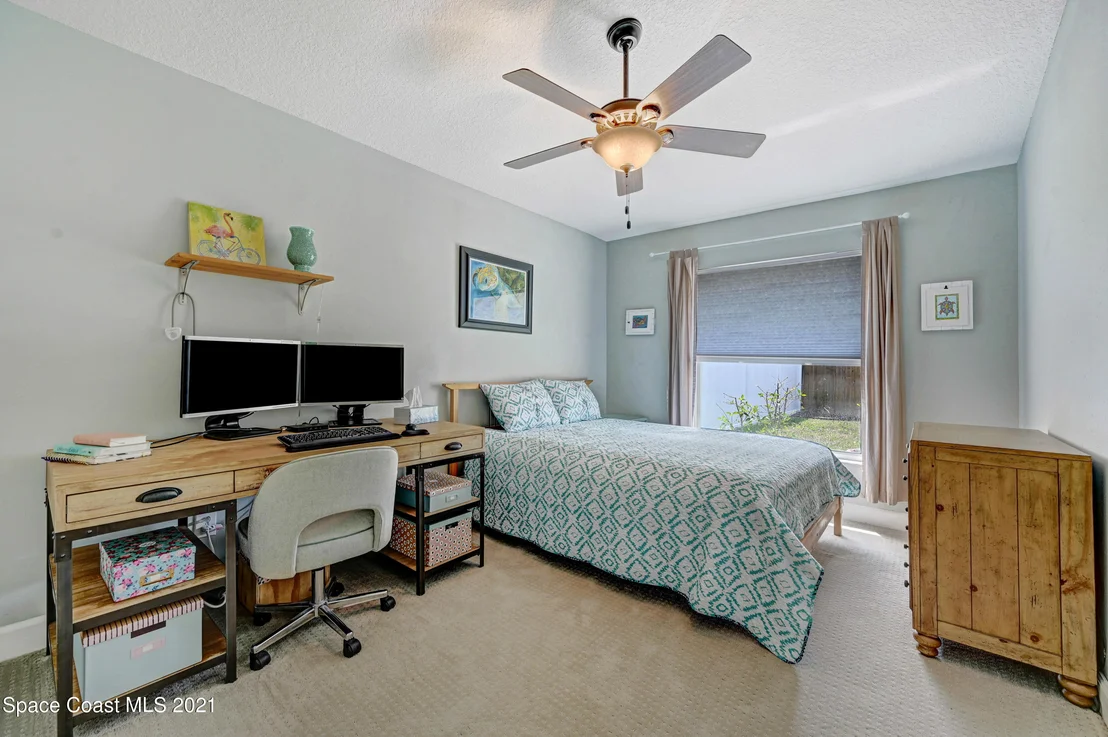 Photo of 4925 Buttonwood Drive