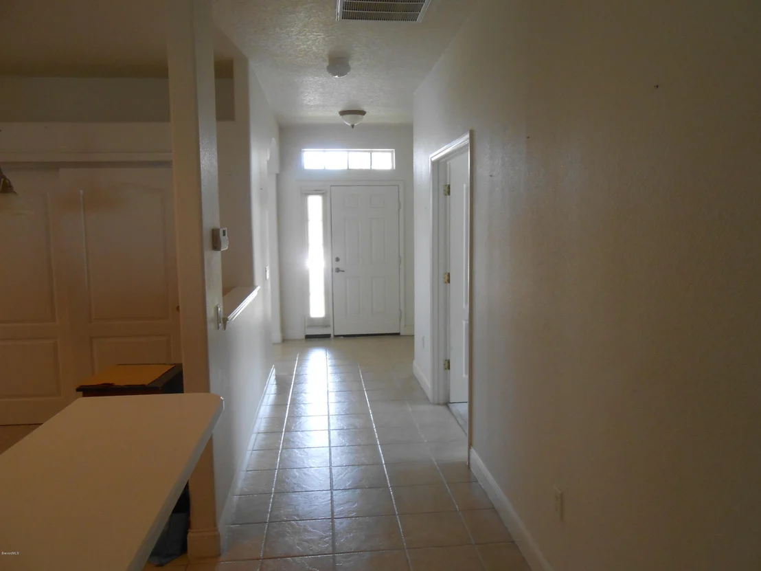 Photo of 1490 Bridgeport Circle