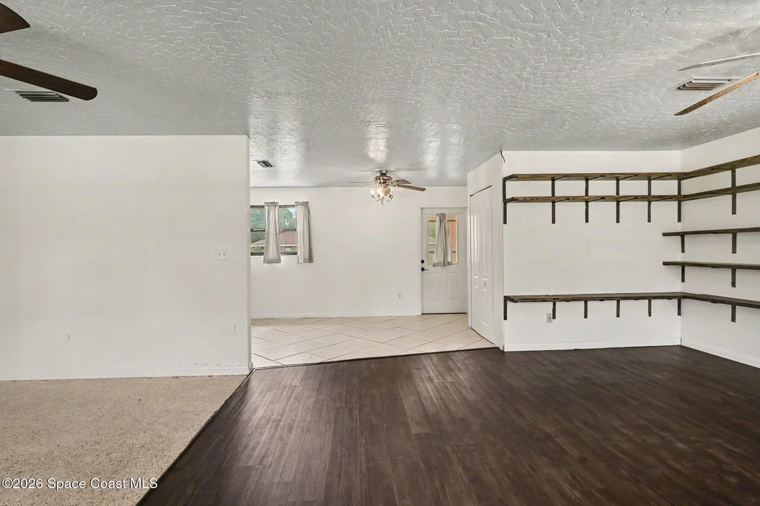 Photo of 5963 Lord Street