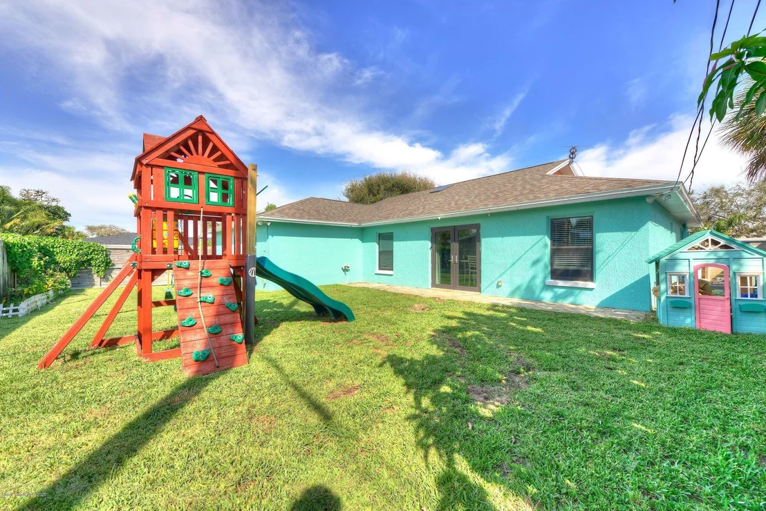 Photo of 229 Chalet Avenue