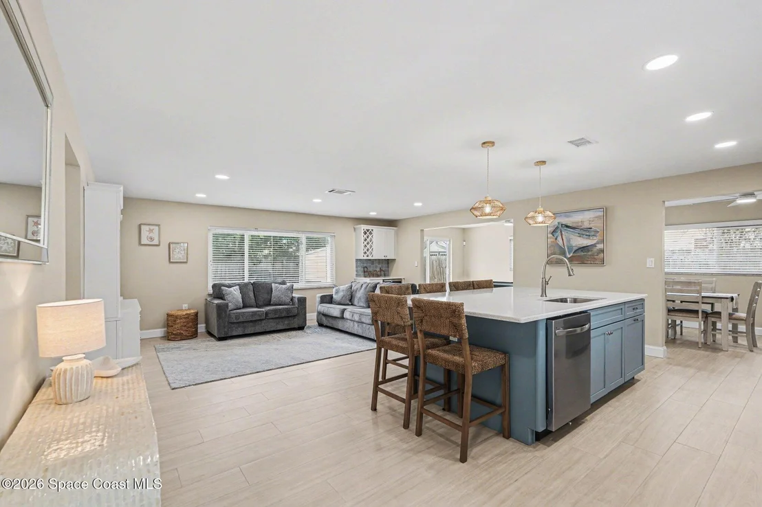 Photo of 375 Cyprus Drive