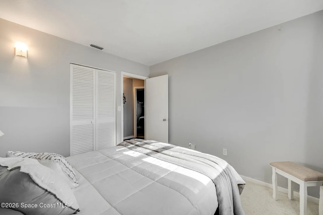 Photo of 995 Eyerly Lane NE