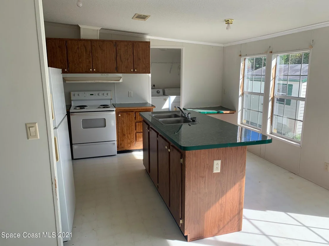 Photo of 351 Broadway Boulevard