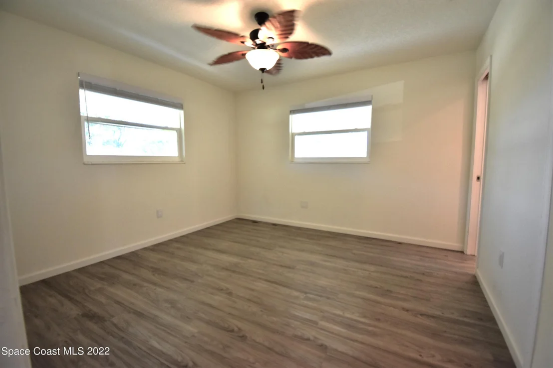 Photo of 847 Mohawk Avenue