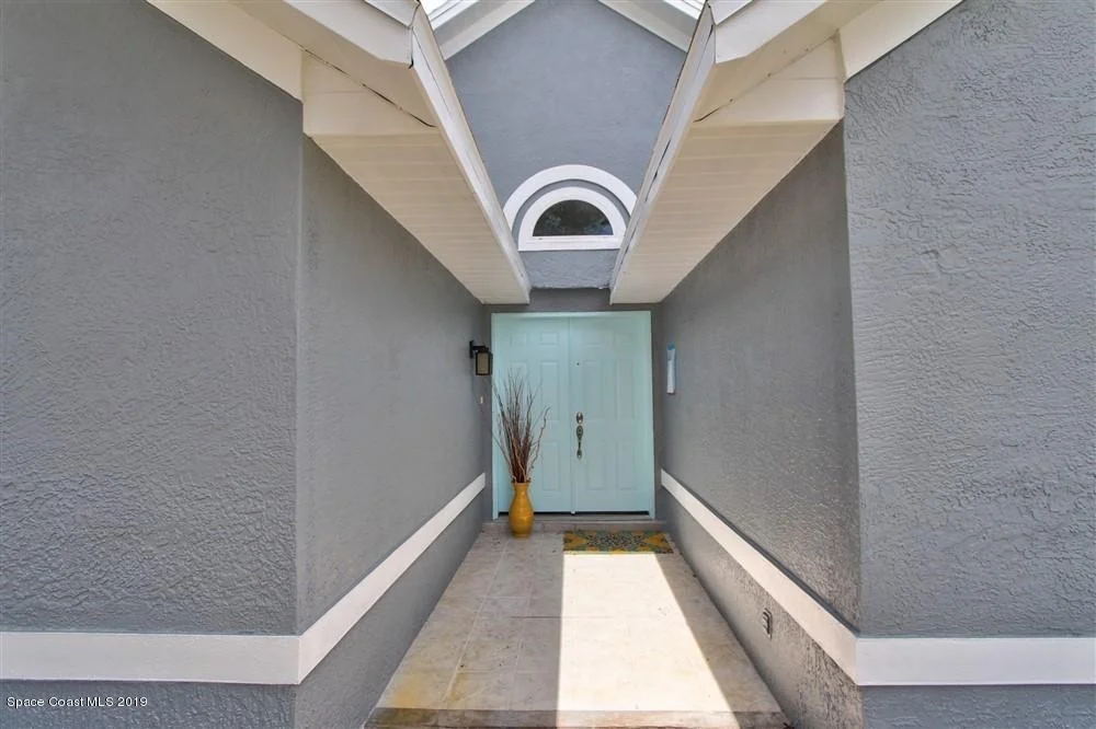 Photo of 2090 Lionel Drive