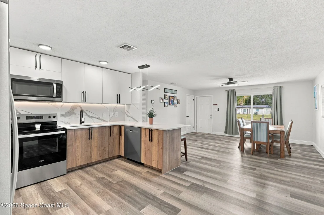 Photo of 4418 Sherwood Boulevard