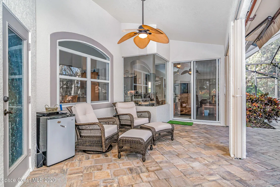 Photo of 4333 Long Lake Road