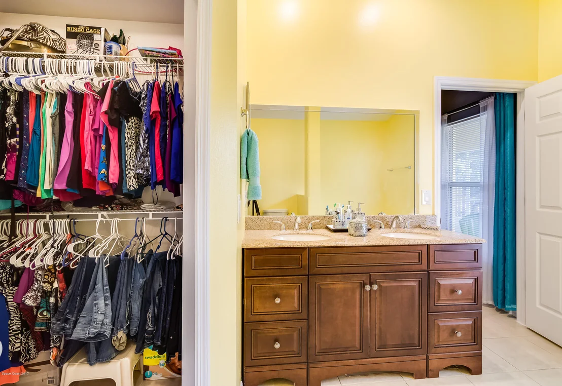 Photo of 2881 Saint James Lane