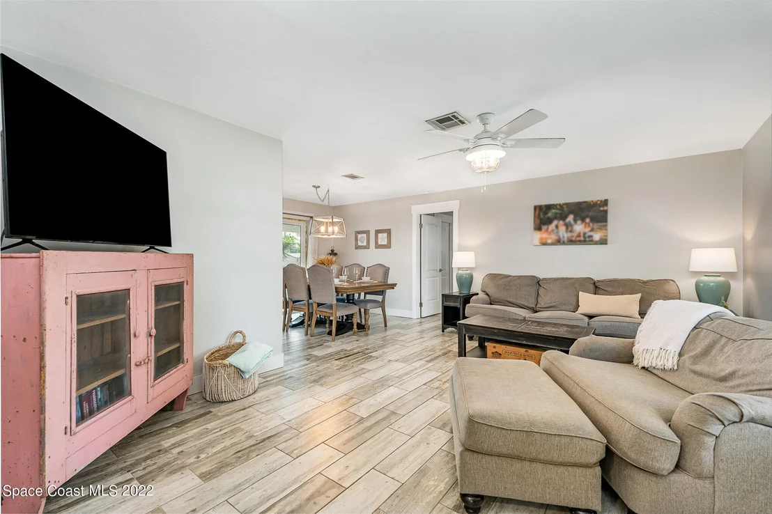 Photo of 214 7th Avenue