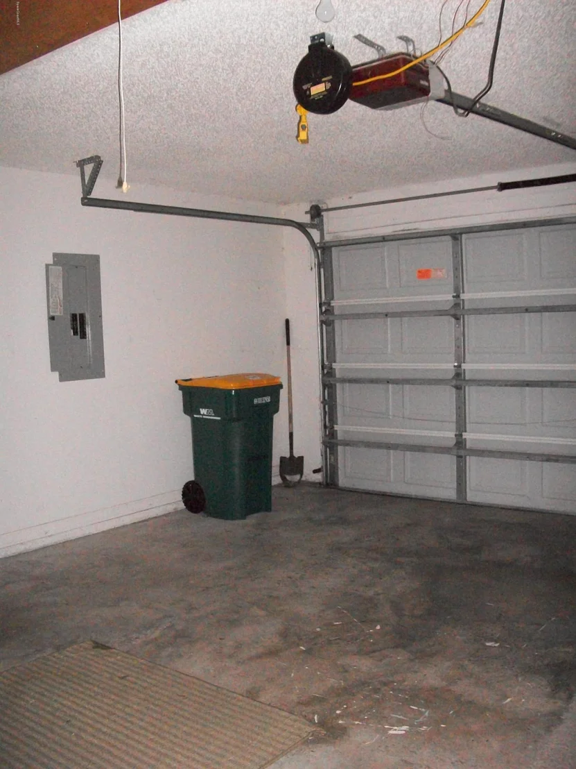 Photo of 2812 MADERIA Circle