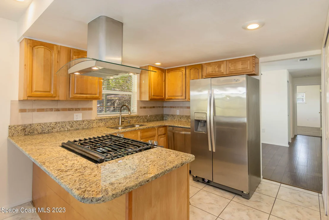 Photo of 880 Westport Drive