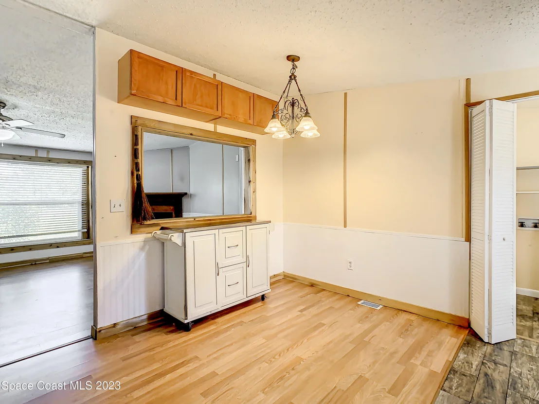 Photo of 9070 Mercury Drive