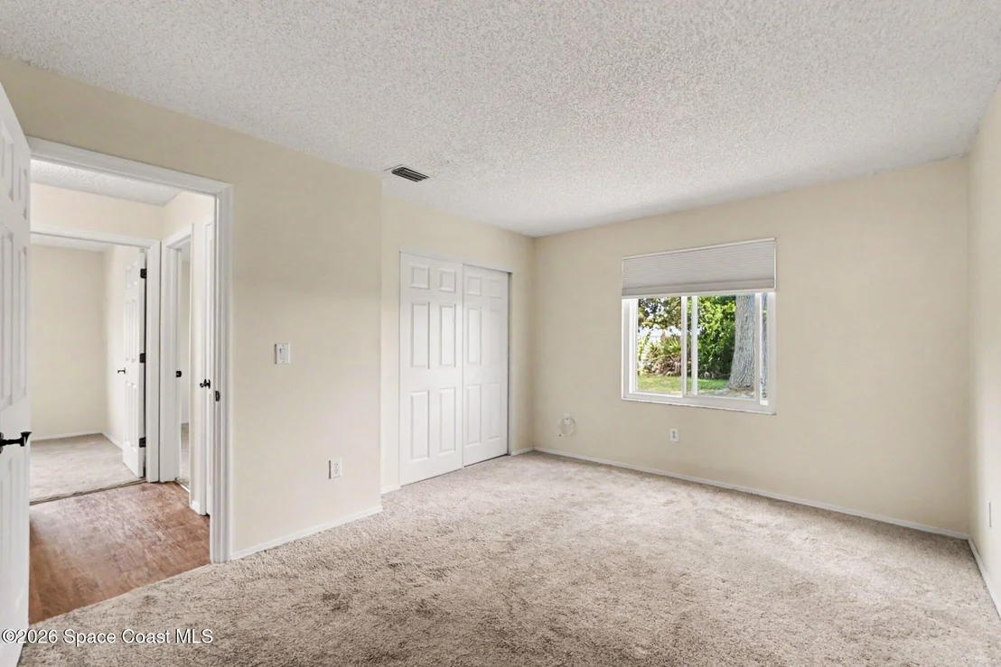 Photo of 882 Wateroak Drive NE