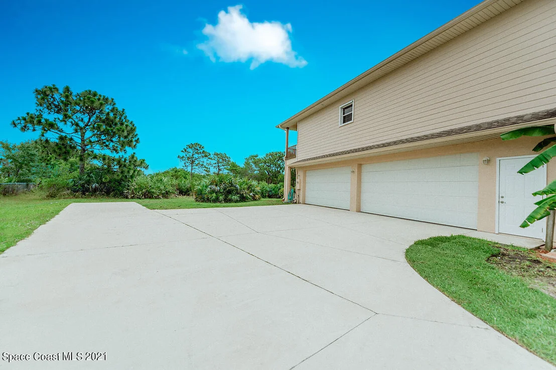 Photo of 2940 Pomello Road