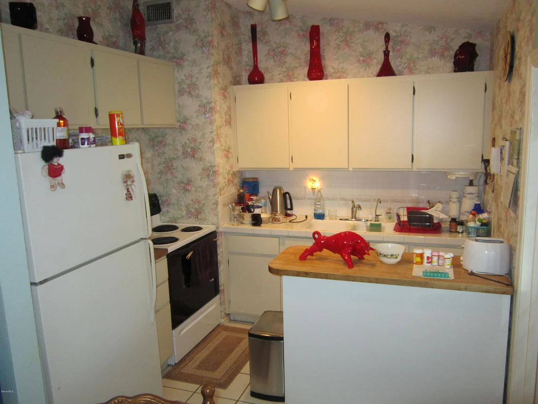 Photo of 311 Avenida De La Vista