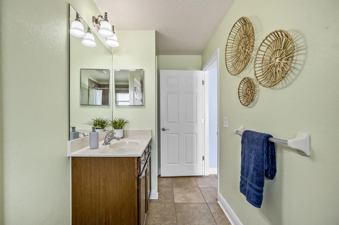 Photo of 552 Glenbrook Circle