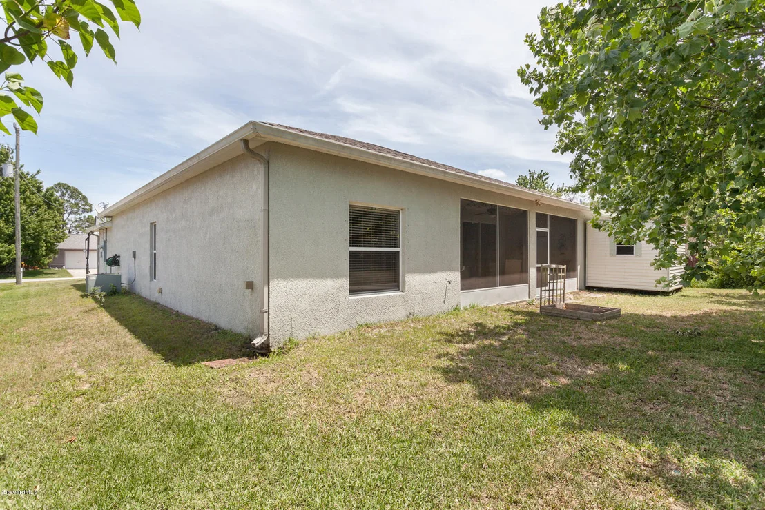 Photo of 6610 Bamboo Avenue