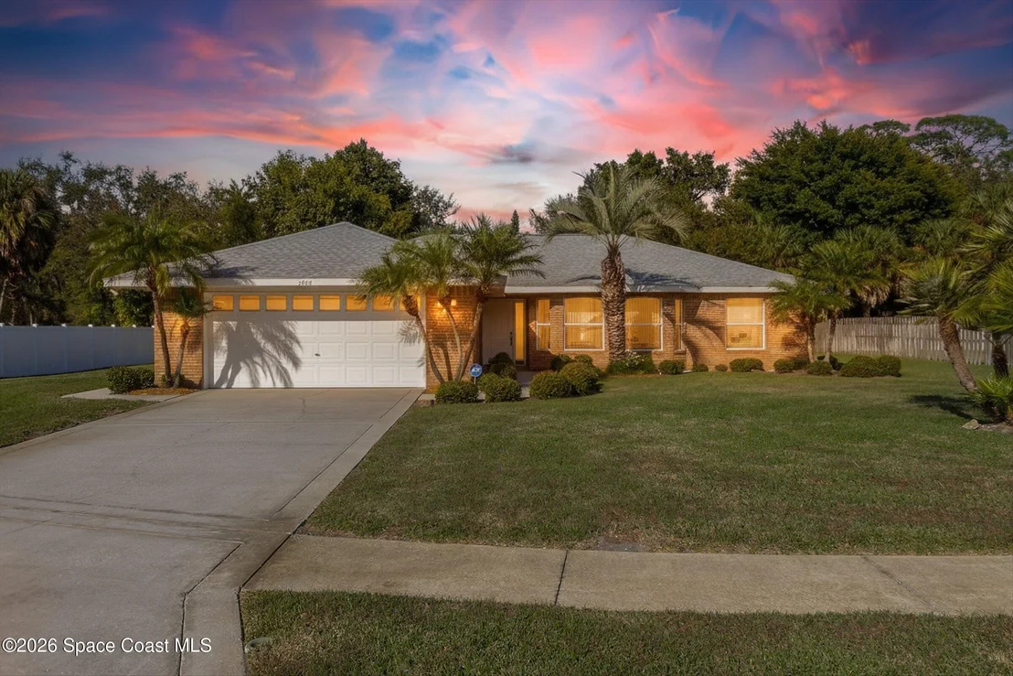 Photo of 2446 Oakcrest Lane