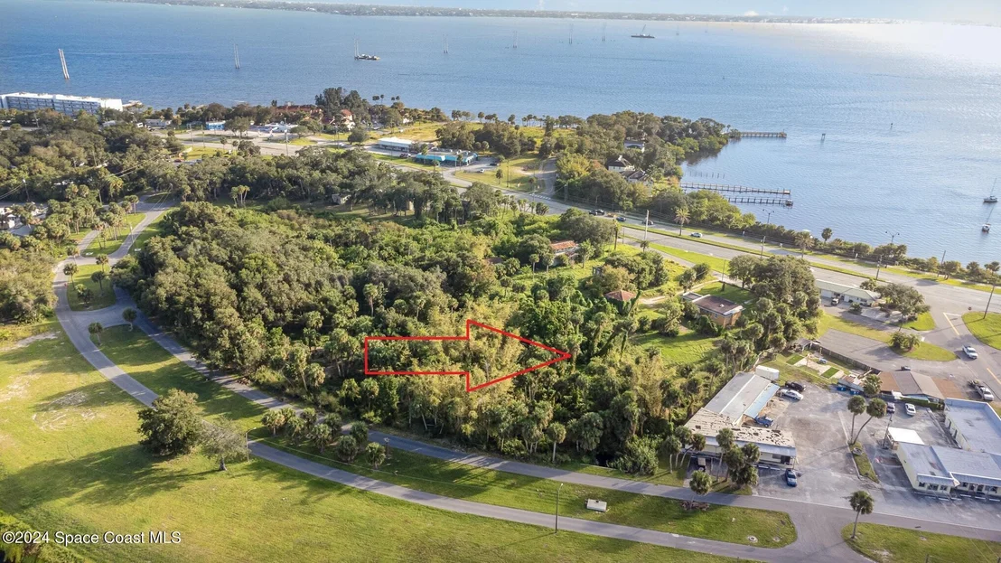 Photo of 1632 Water Drive NE