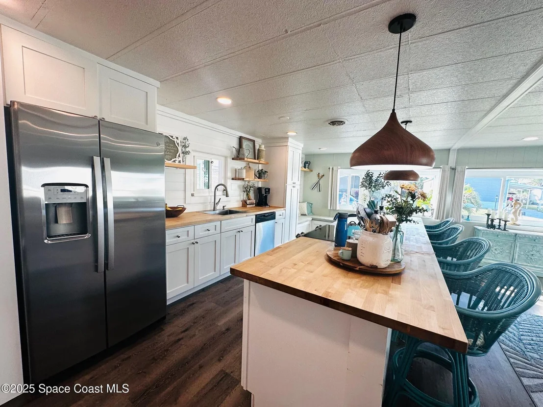 Photo of 708 Lark Drive