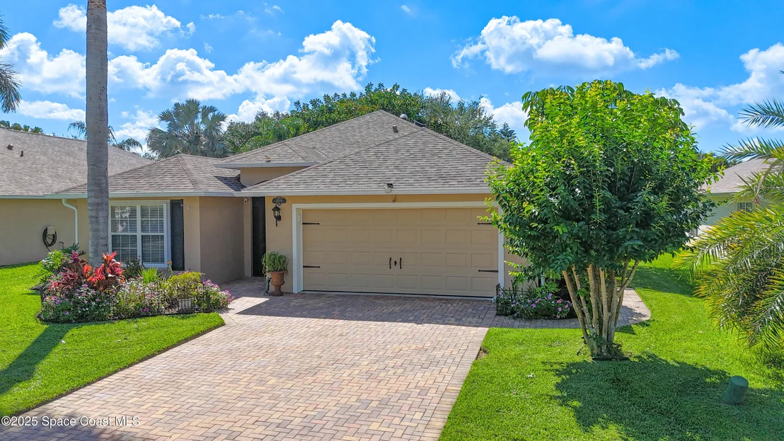 Photo of 2570 Stratford Pointe Drive