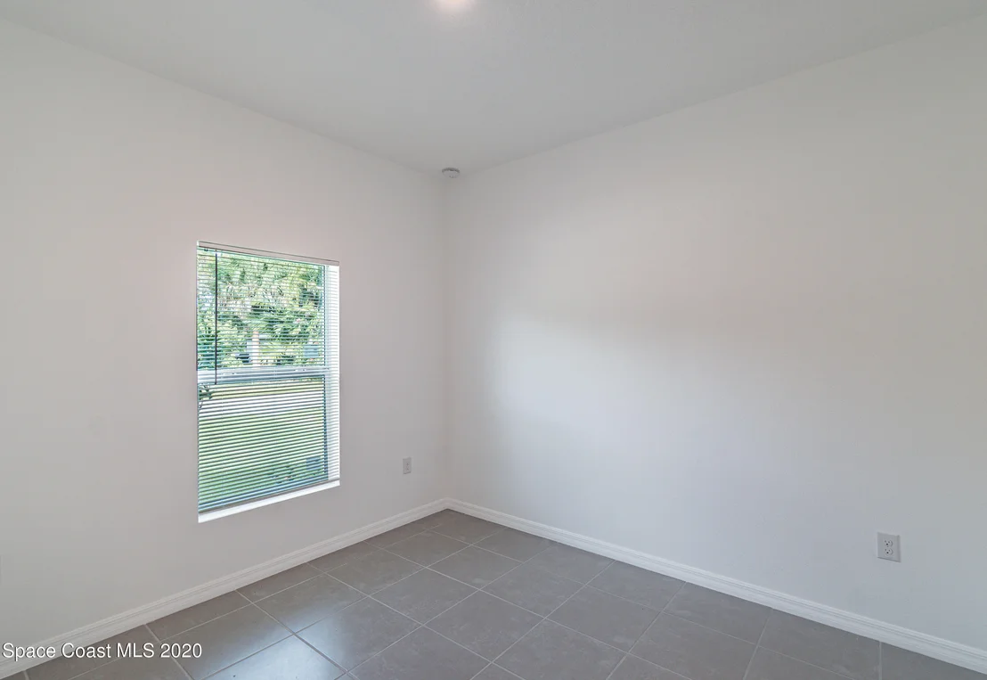 Photo of 850 Lyons Cir Circle NW