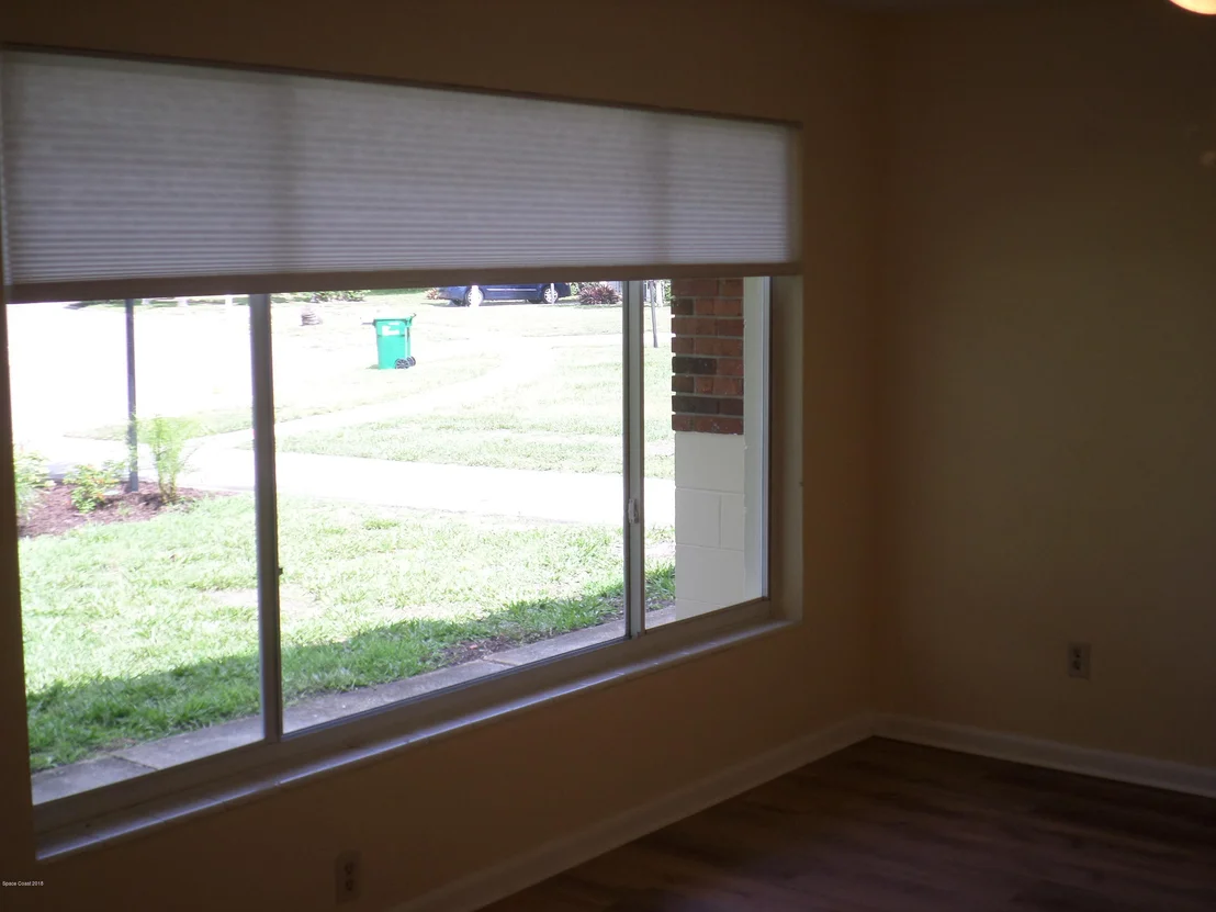 Photo of 1048 Illinois Road